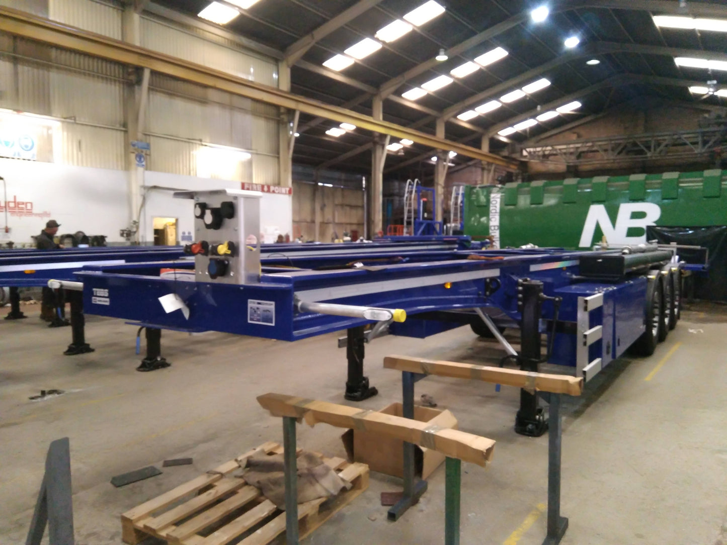 Tipping chassis 30ft